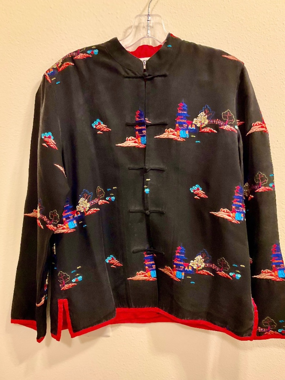 Vintage "Chico's" 100% Silk Black Embroidered Jacket w/Red Lining Sz 1 (6-8)